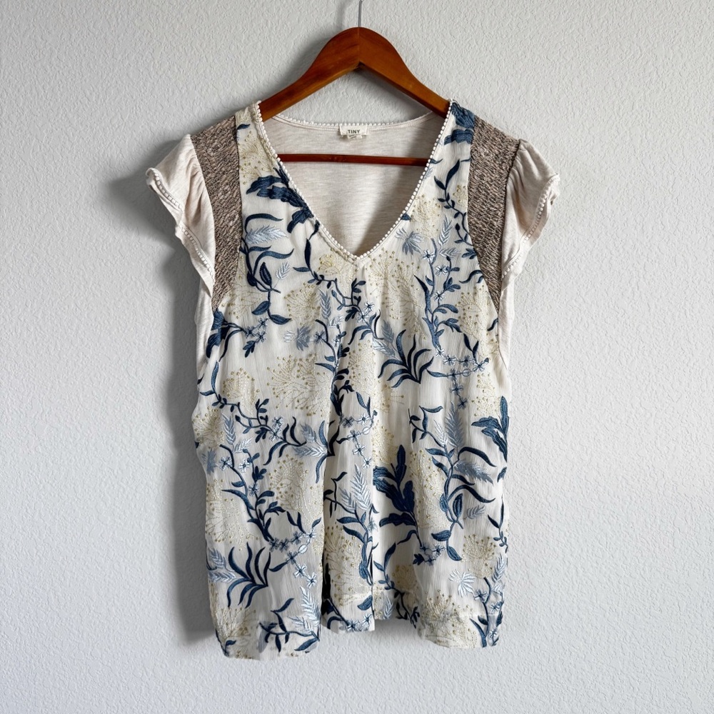 Anthropologie Tiny Flutter Sleeve Floral Embroidered Mixed Media Top Size Large